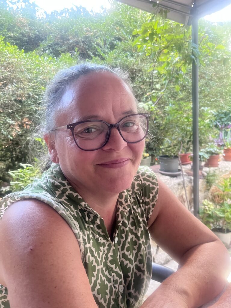 Véronique, secrétaire
